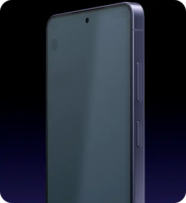 Galaxy S26 Ultra kijelzőjének közeli képe sötét háttér előtt.